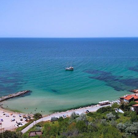 White Coast Beach Apartments Kavarna Bagian luar foto