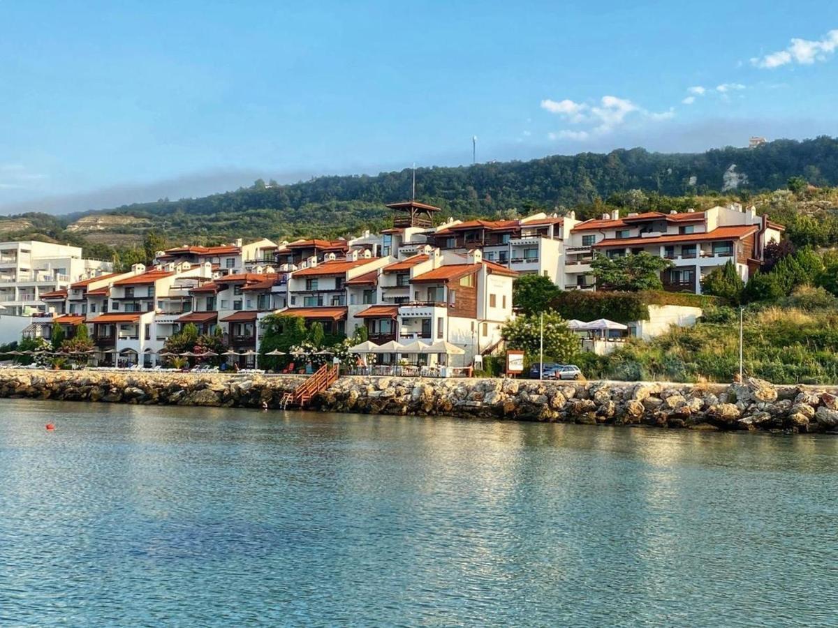 White Coast Beach Apartments Kavarna Bagian luar foto