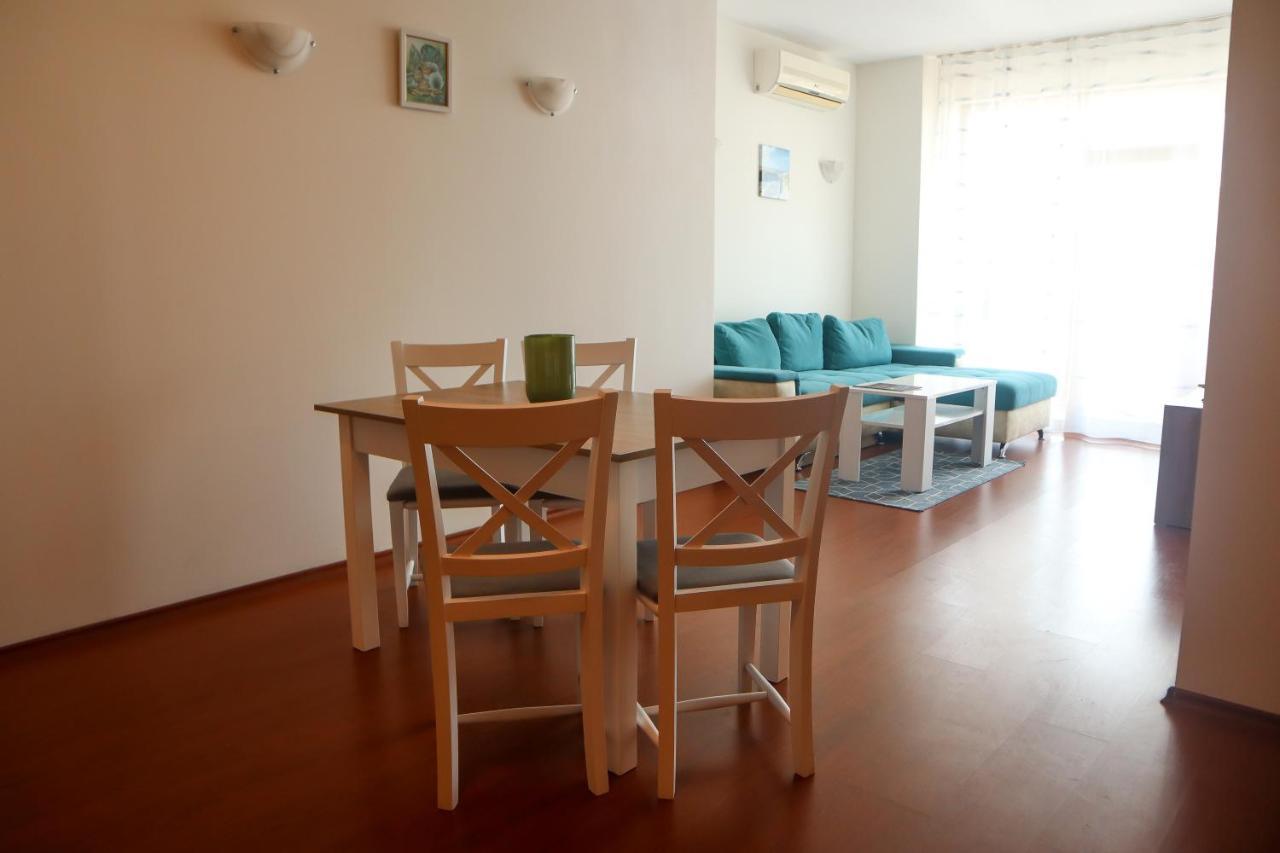 White Coast Beach Apartments Kavarna Bagian luar foto