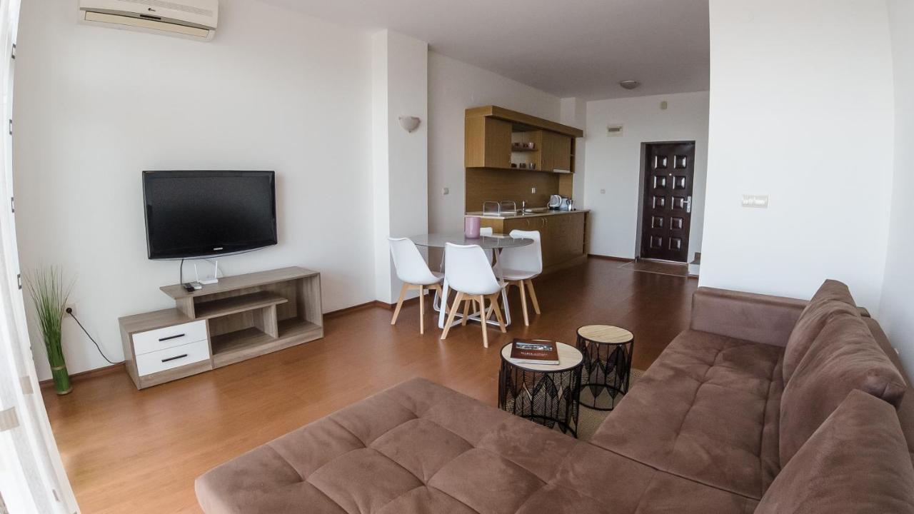 White Coast Beach Apartments Kavarna Bagian luar foto