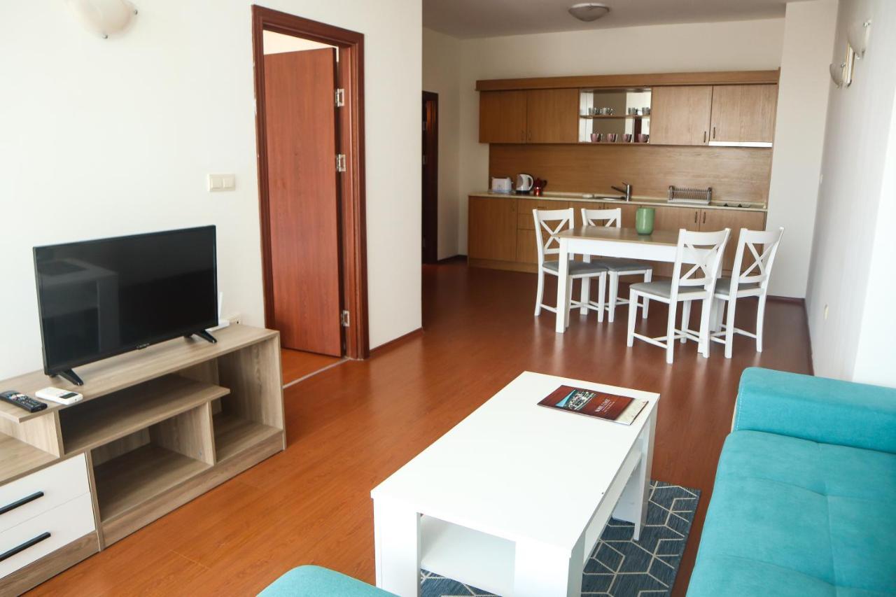 White Coast Beach Apartments Kavarna Bagian luar foto