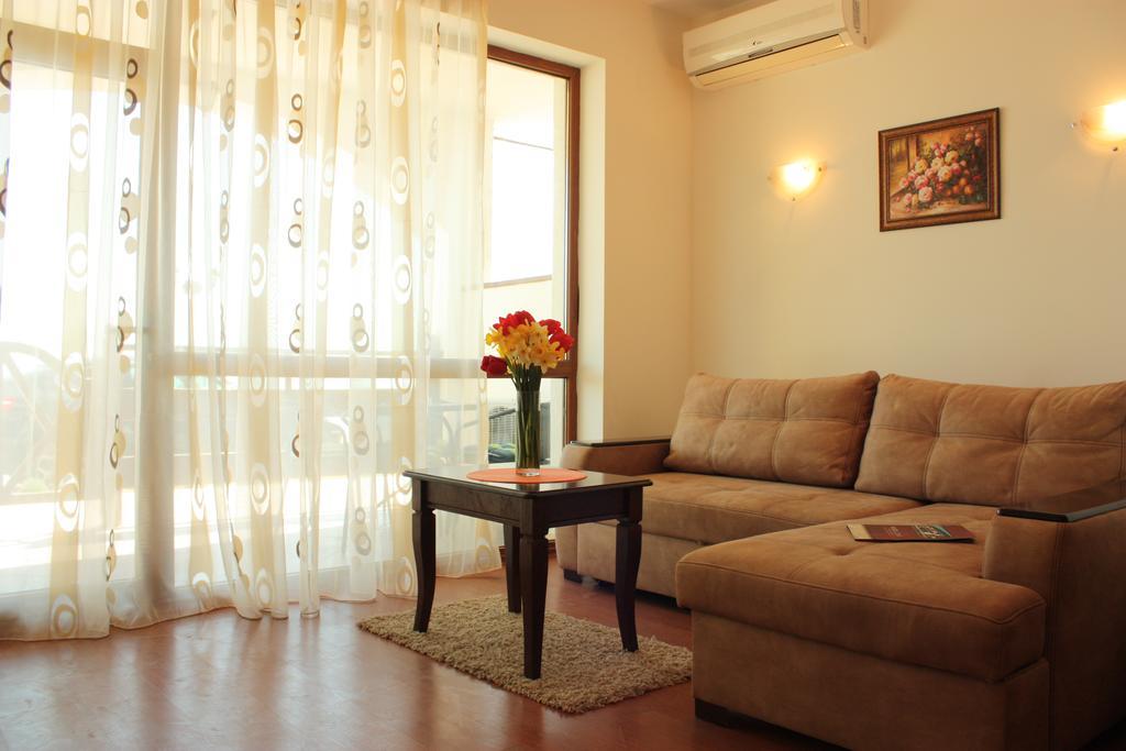 White Coast Beach Apartments Kavarna Bagian luar foto