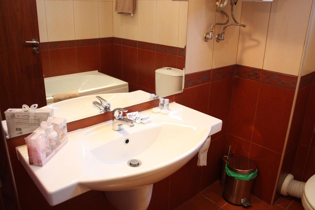 White Coast Beach Apartments Kavarna Bagian luar foto