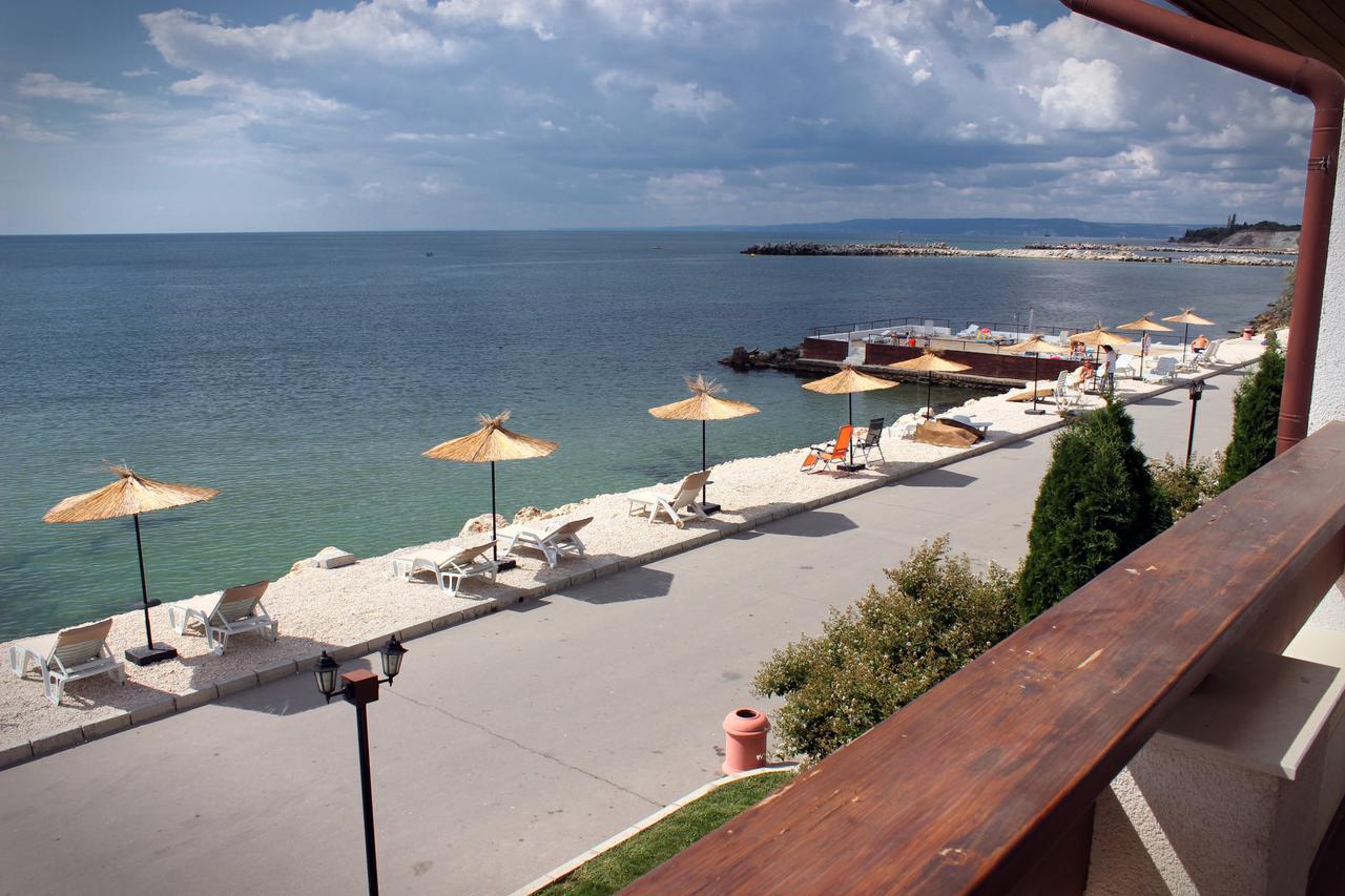 White Coast Beach Apartments Kavarna Bagian luar foto