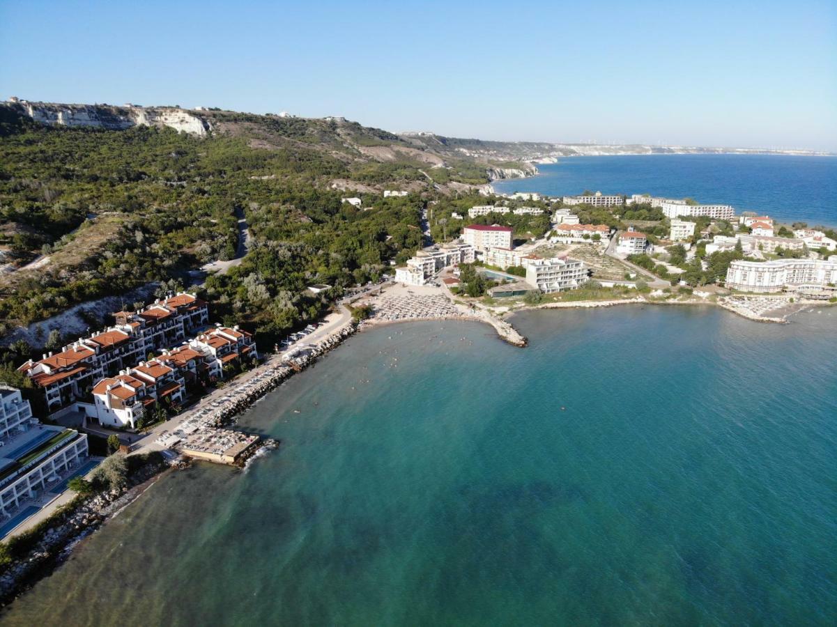 White Coast Beach Apartments Kavarna Bagian luar foto